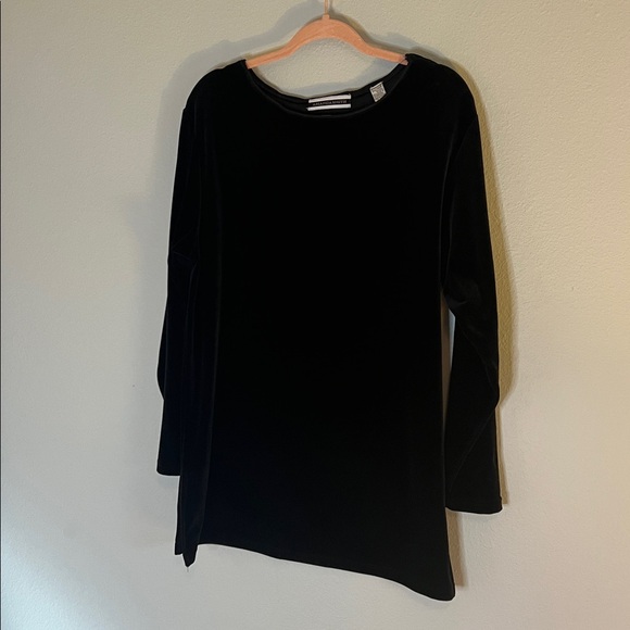 Women’s Black Velvet Dress 🖤 - Picture 3 of 4